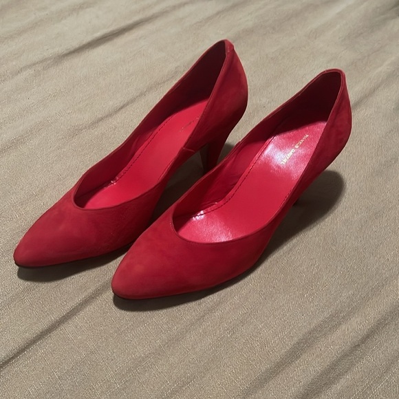 MANSUR GAVRIEL
Classic Suede Pumps - Picture 6 of 10